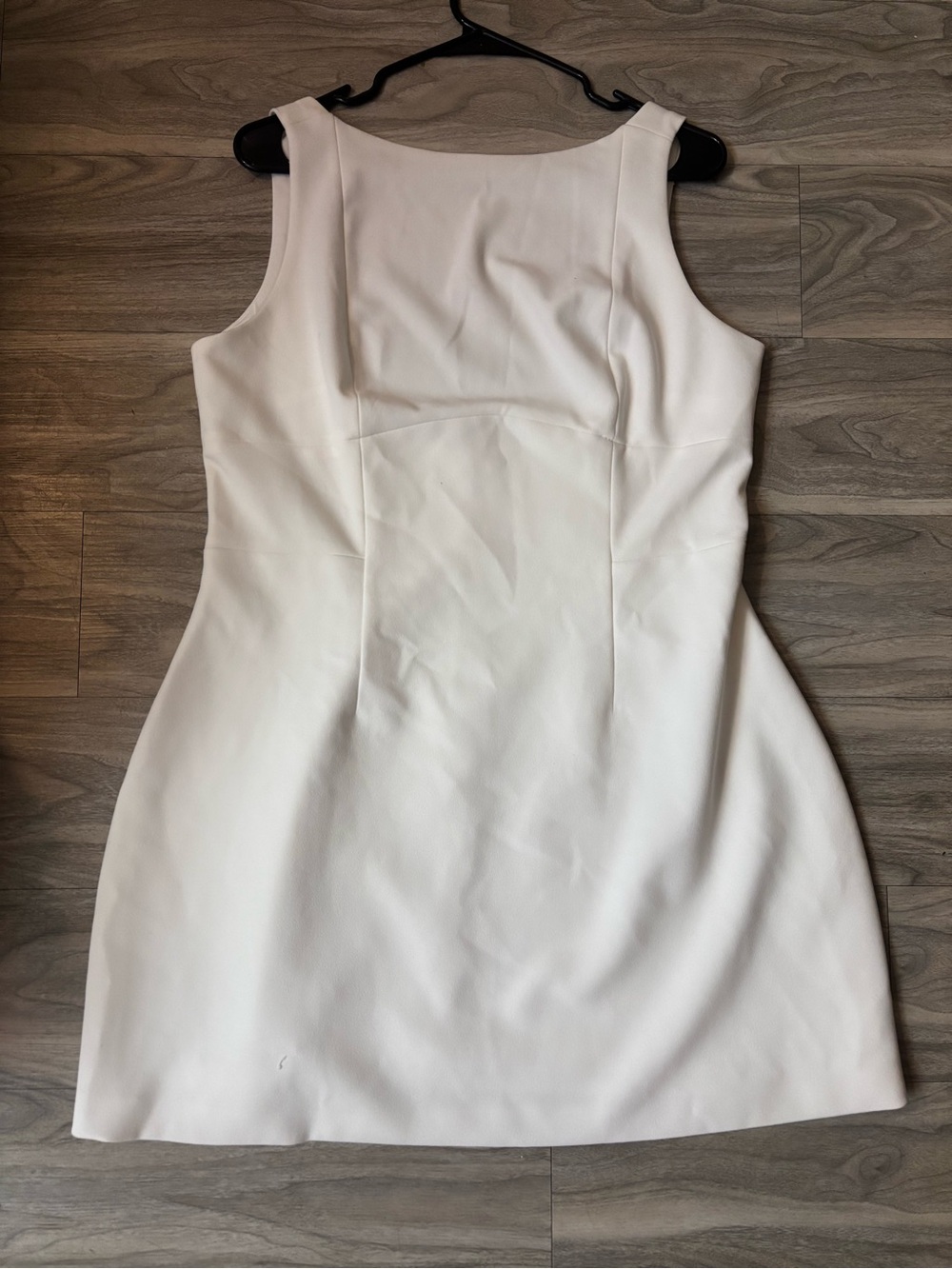 Women’s White Sleeveless Sheath Dress